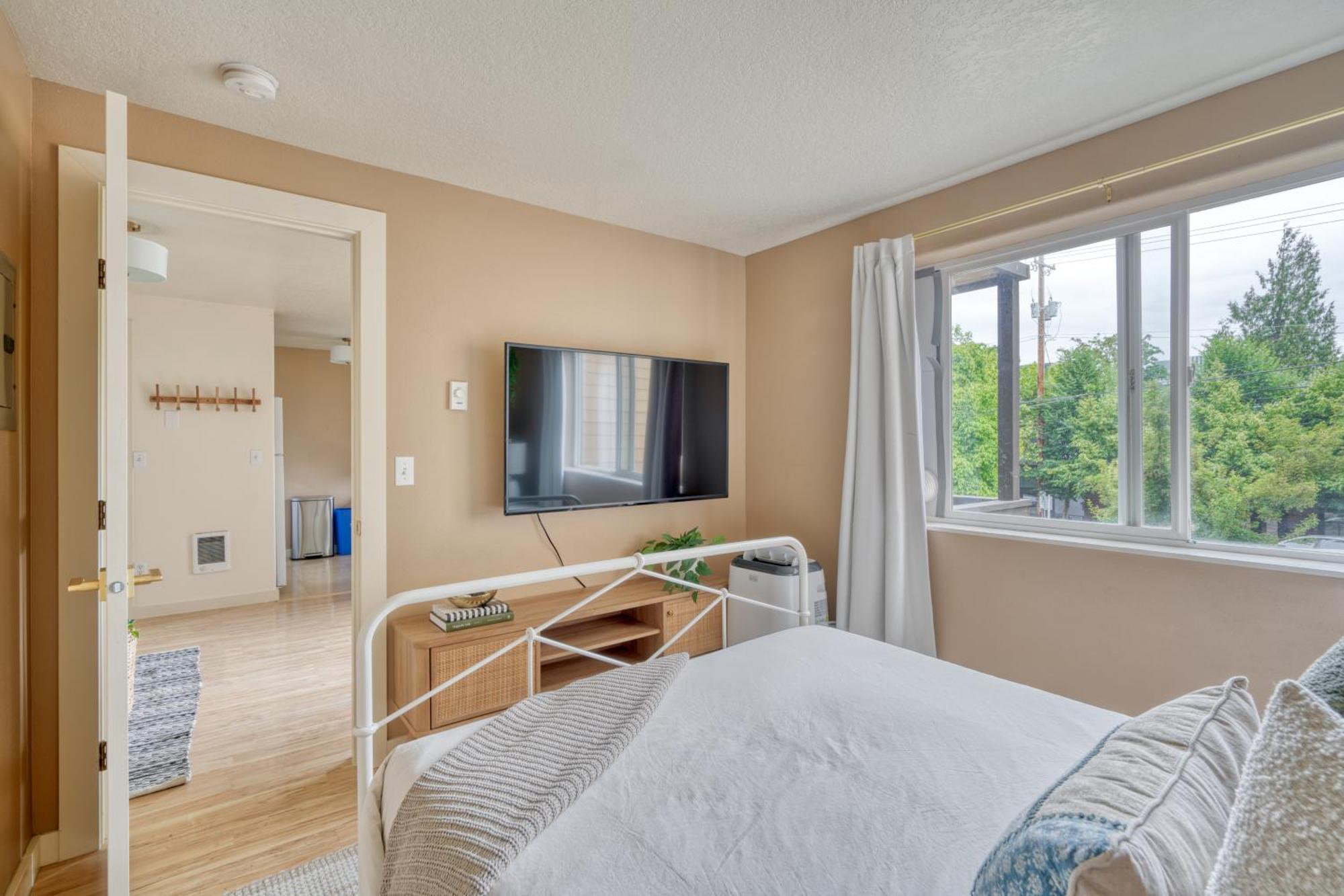 Collection - Adorable Bright 1 Bed Near Ohsu Portland