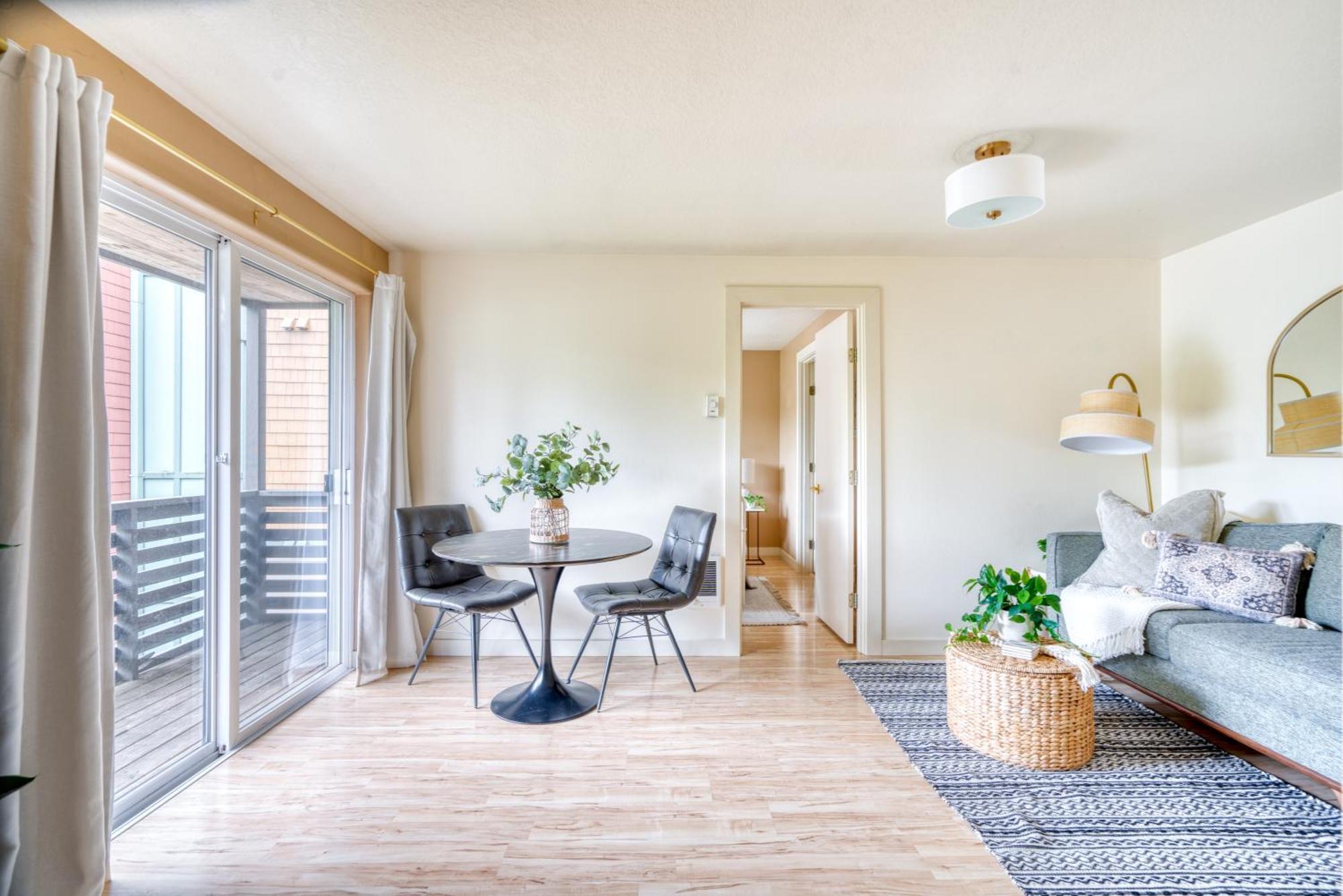 Collection - Adorable Bright 1 Bed Near Ohsu