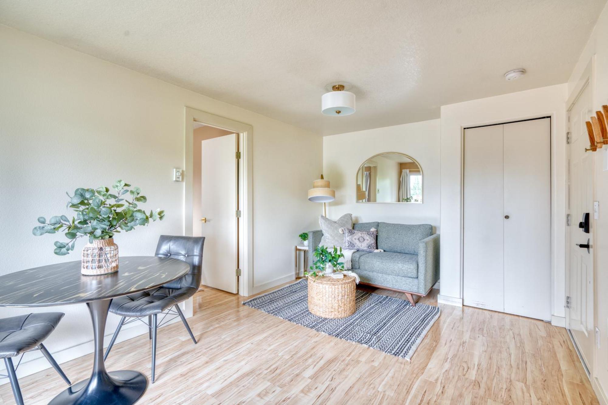Collection - Adorable Bright 1 Bed Near Ohsu Portland